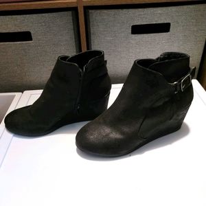 DSW Black Suede Wedges